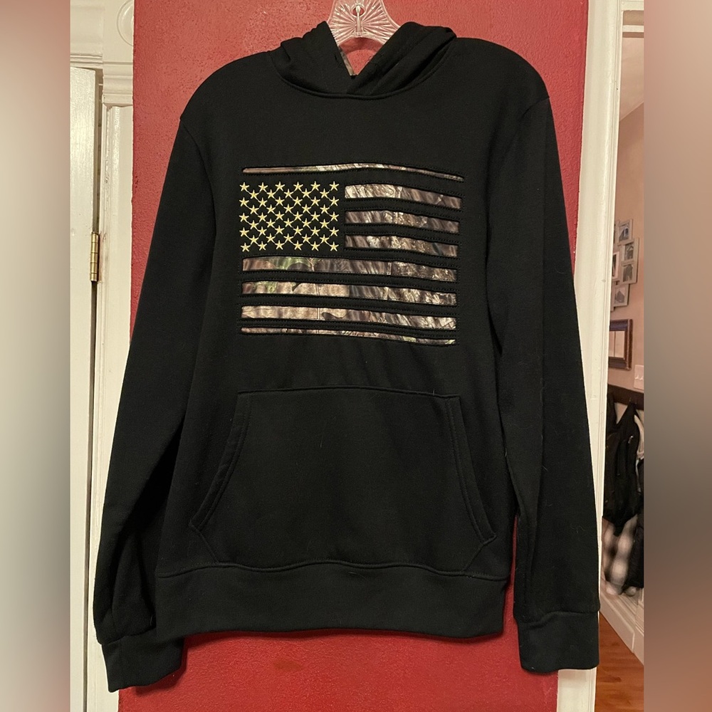 Men’s black hoodie, Mossey oak camouflage flag